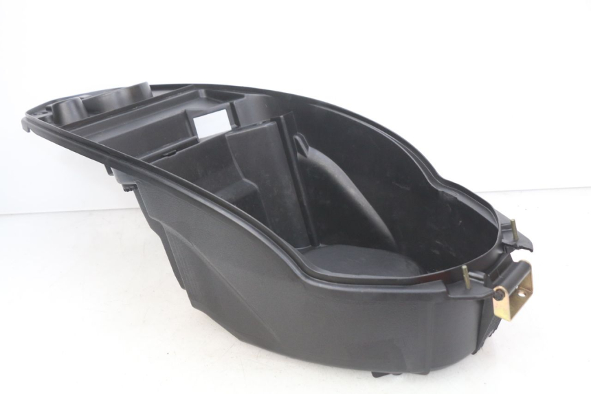 photo de SEAT STORAGE BOX PEUGEOT KISBEE 4T 50 (2018 - 2022) - Zoom on usage condition