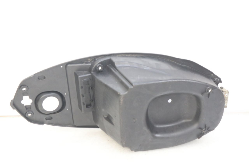 photo de SEAT STORAGE BOX PEUGEOT KISBEE 4T 50 (2010 - 2017) - Zoom on usage condition