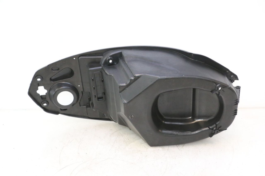 photo de UNDERSEAT STORAGE PEUGEOT KISBEE 4T 50 (2023 - 2026) - Technical close-up