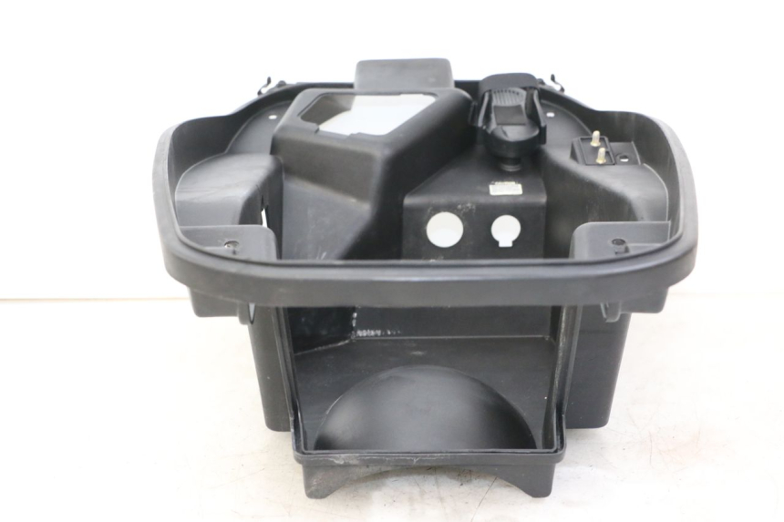 photo de UNDERSEAT STORAGE KYMCO XCITING 500 (2007 - 2010) - Zoom on usage condition