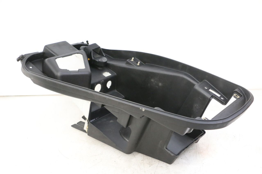 photo de UNDERSEAT STORAGE KYMCO XCITING 500 (2007 - 2010) - Technical close-up