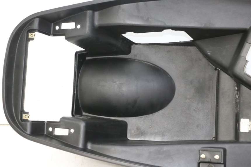 photo de UNDERSEAT STORAGE KYMCO XCITING 500 (2007 - 2010) - Fixing points details