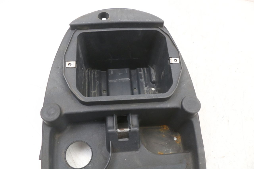 photo de UNDERSEAT STORAGE PIAGGIO LIBERTY 4T 50 (2018 - 2021) - Zoom on usage condition