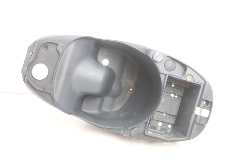 photo de UNDERSEAT STORAGE PIAGGIO LIBERTY 125 (1998 - 2008) - Main view