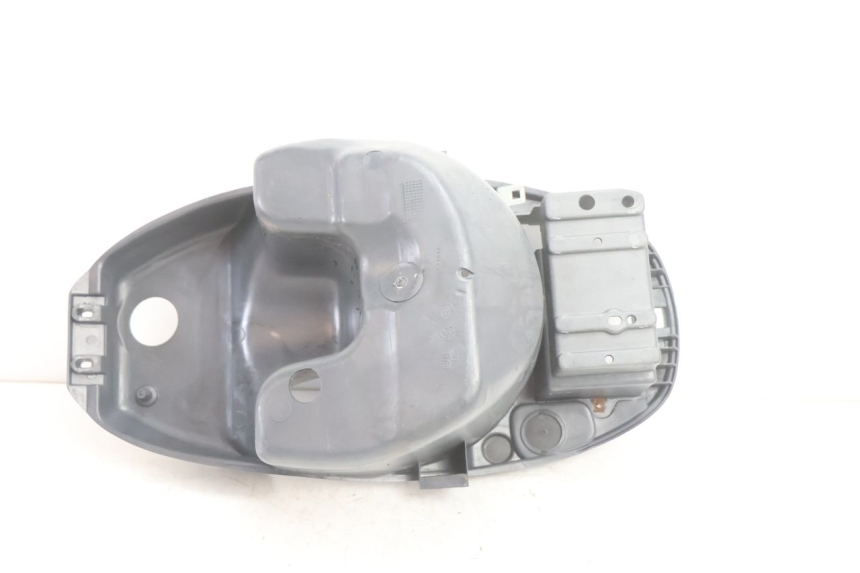 photo de UNDERSEAT STORAGE PIAGGIO LIBERTY 125 (1998 - 2008) - Markings and original references
