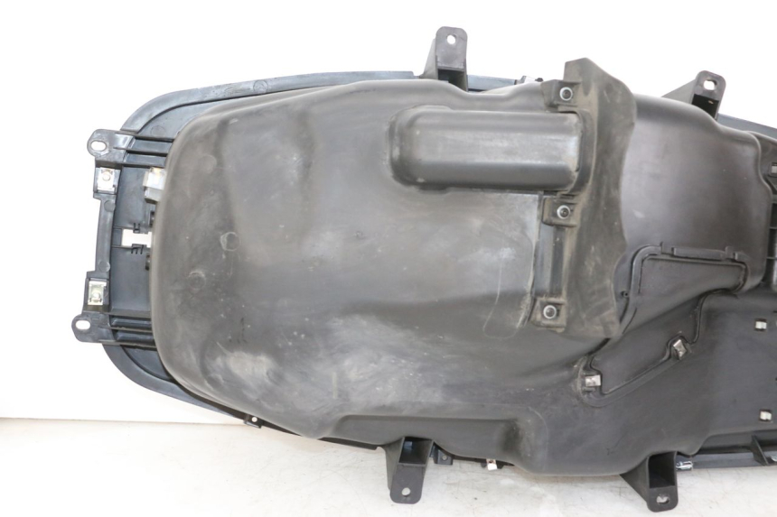 photo de UNDERSEAT STORAGE PIAGGIO MP3 HPE 350 (2018 - 2020) - Component detail