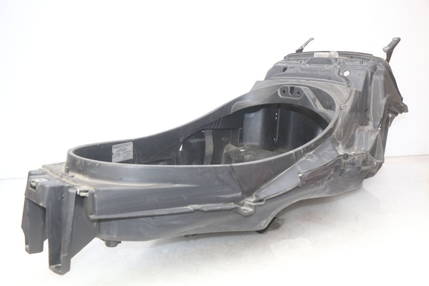 photo de SEAT STORAGE BOX PIAGGIO MP3 LT 300 (2010 - 2016) - Alternative perspective