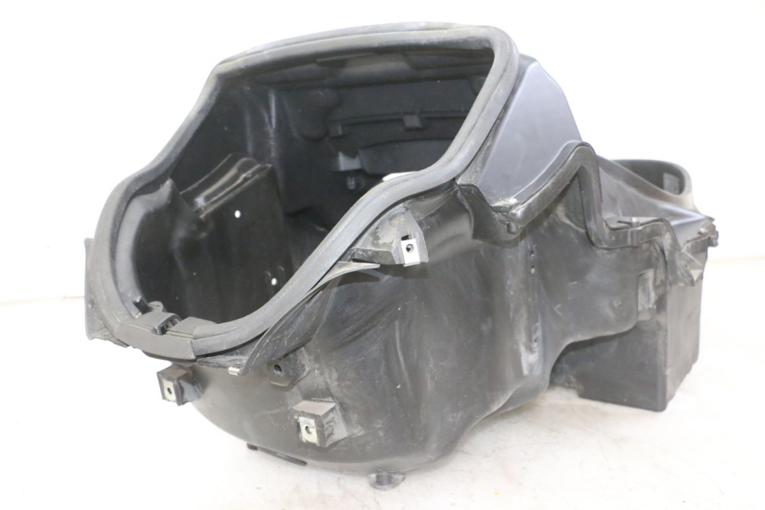 photo de UNDERSEAT STORAGE PIAGGIO MP3 LT 300 (2010 - 2016) - Surface and material condition