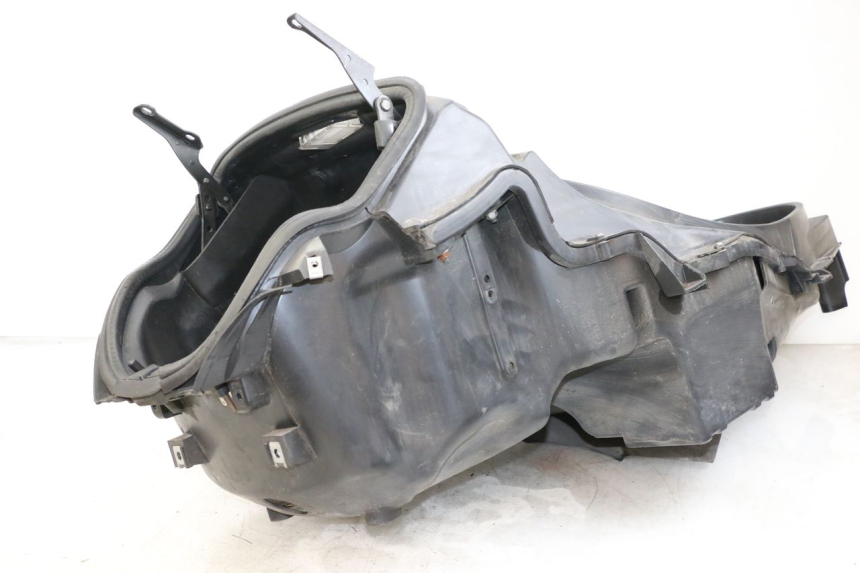 photo de UNDERSEAT STORAGE PIAGGIO MP3 125 (2006 - 2014) - Technical close-up