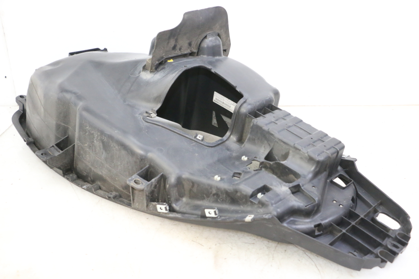 photo de UNDERSEAT STORAGE PIAGGIO MP3 500 (2014 - 2017) - Alternative perspective