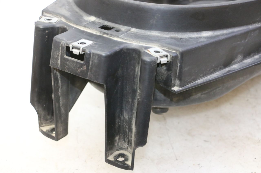 photo de UNDERSEAT STORAGE PIAGGIO MP3 RL 250 (2006 - 2010) - Zoom on usage condition