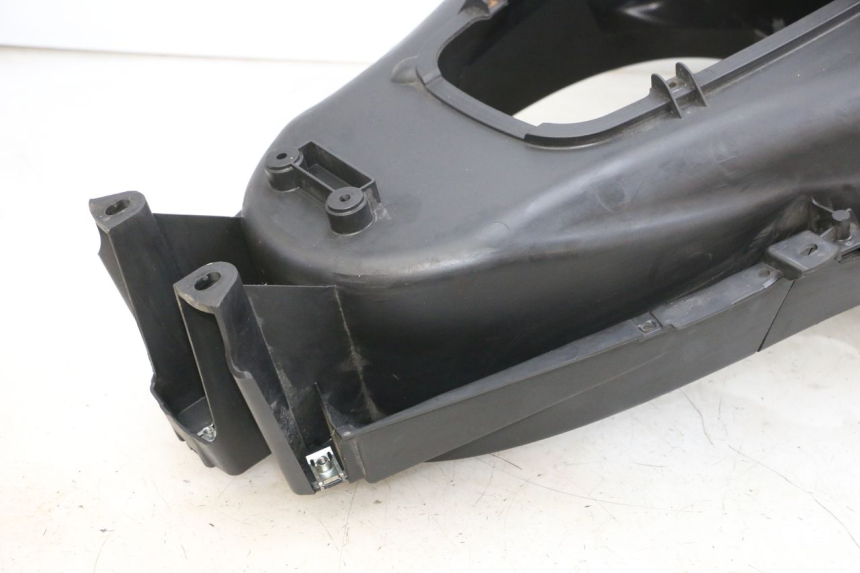 photo de UNDERSEAT STORAGE PIAGGIO MP3 RL 250 (2006 - 2010) - Markings and original references