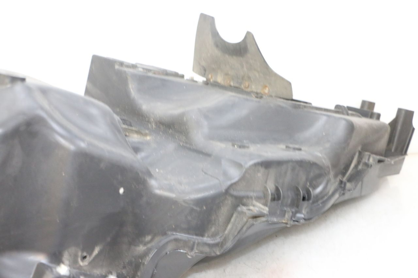 photo de UNDERSEAT STORAGE PIAGGIO MP3 RL 250 (2006 - 2010) - Zoom on usage condition