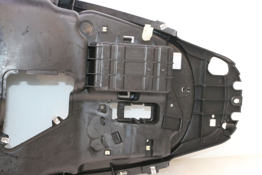 photo de UNDERSEAT STORAGE PIAGGIO MP3 500 (2016 - 2018) - Product overview