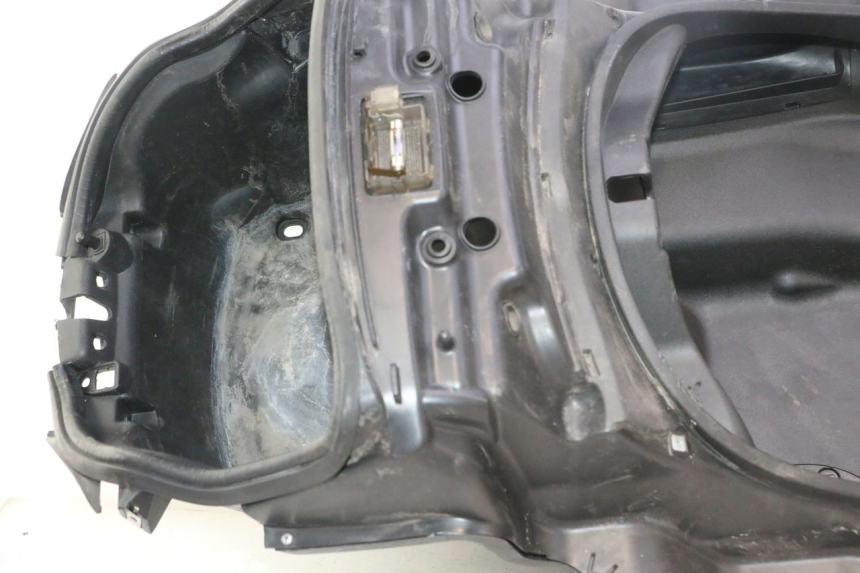 photo de SEAT STORAGE BOX PIAGGIO MP3 500 (2011 - 2015) - Component zoom
