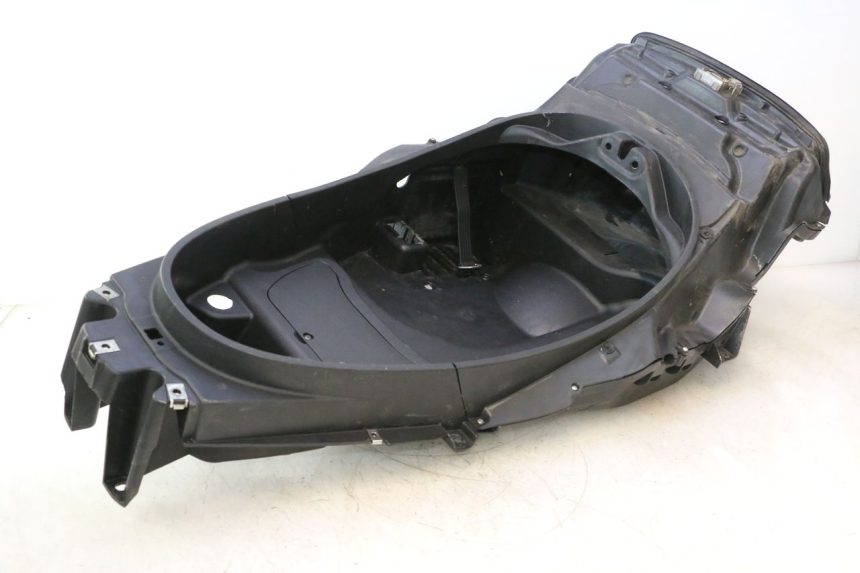 photo de SEAT STORAGE BOX PIAGGIO MP3 500 (2011 - 2015) - Alternative perspective