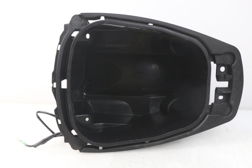 photo de UNDERSEAT STORAGE MBK MW TRYPTIK 125 (2017 - 2022) - Alternative perspective