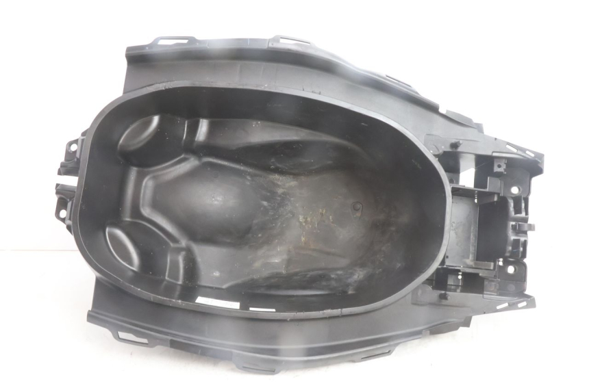 photo de UNDERSEAT STORAGE YAMAHA N-MAX NMAX 125 (2021 - 2024) - Zoom on usage condition