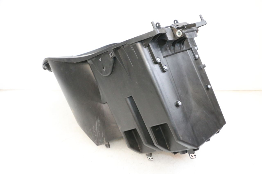 photo de UNDERSEAT STORAGE YAMAHA NEO'S CORE 1 (2022 - 2026) - Fixing points details