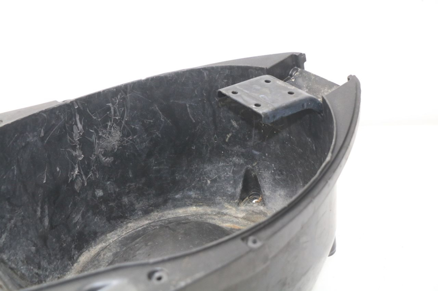 photo de UNDERSEAT STORAGE PIAGGIO NEW TYPHOON 50 (2010 - 2017) - Zoom on usage condition