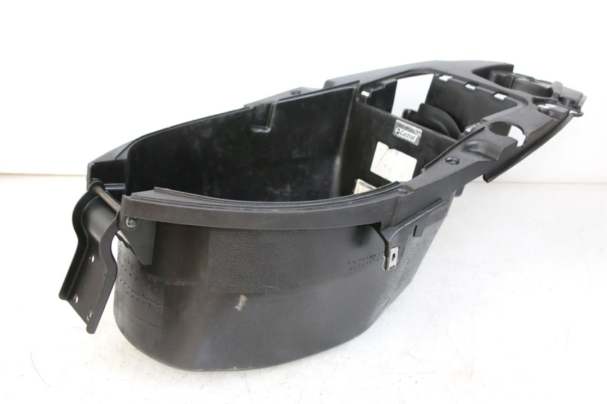 photo de SEAT STORAGE BOX PIAGGIO NEW TYPHOON 50 (2018 - 2021) - Technical close-up