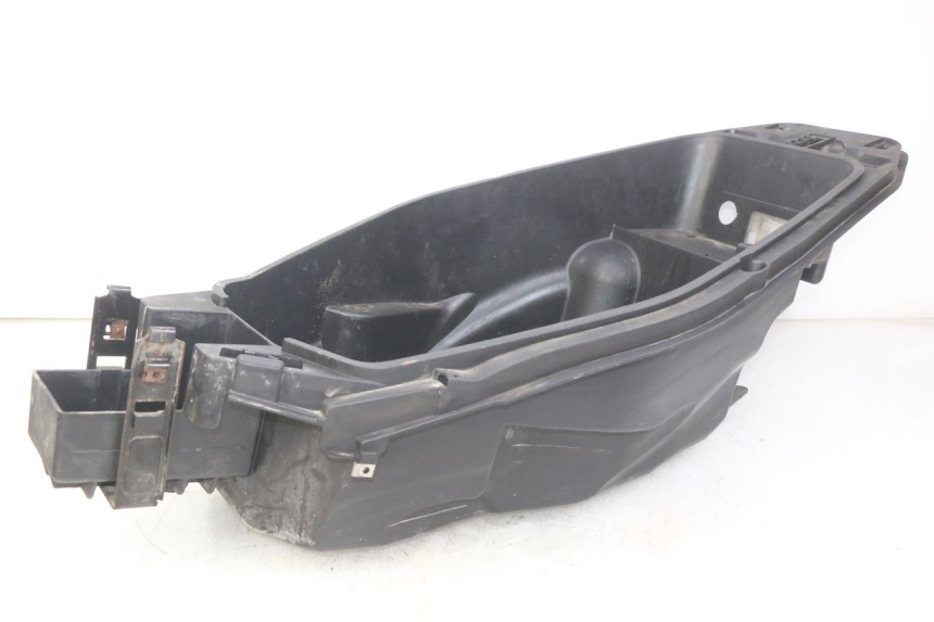 photo de SEAT STORAGE BOX GILERA NEXUS 125 (2007 - 2009) - Surface and material condition
