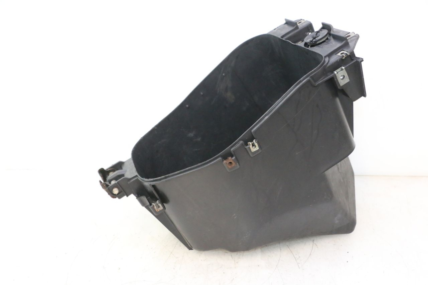 photo de UNDERSEAT STORAGE MBK NITRO 50 (2004 - 2008) - Focus on structure