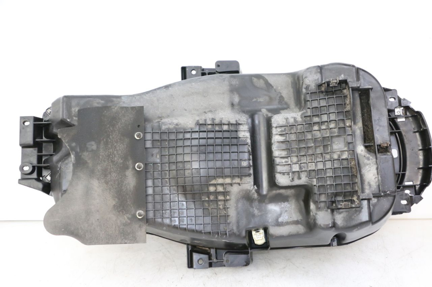 photo de UNDERSEAT STORAGE PEUGEOT SATELIS 125 (2013 - 2018) - Product overview