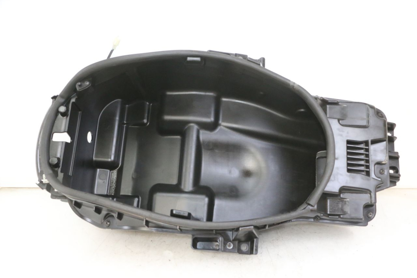 photo de UNDERSEAT STORAGE PEUGEOT SATELIS 125 (2013 - 2018) - Main view