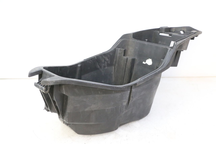 photo de UNDERSEAT STORAGE PEUGEOT SPEEDFIGHT 3 LC 2T 50 (2009 - 2015) - Fixing points details