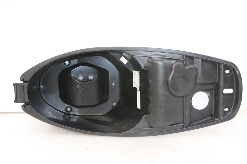 photo de SEAT STORAGE BOX PEUGEOT TWEET 4T 50 (2014 - 2019) - Technical close-up