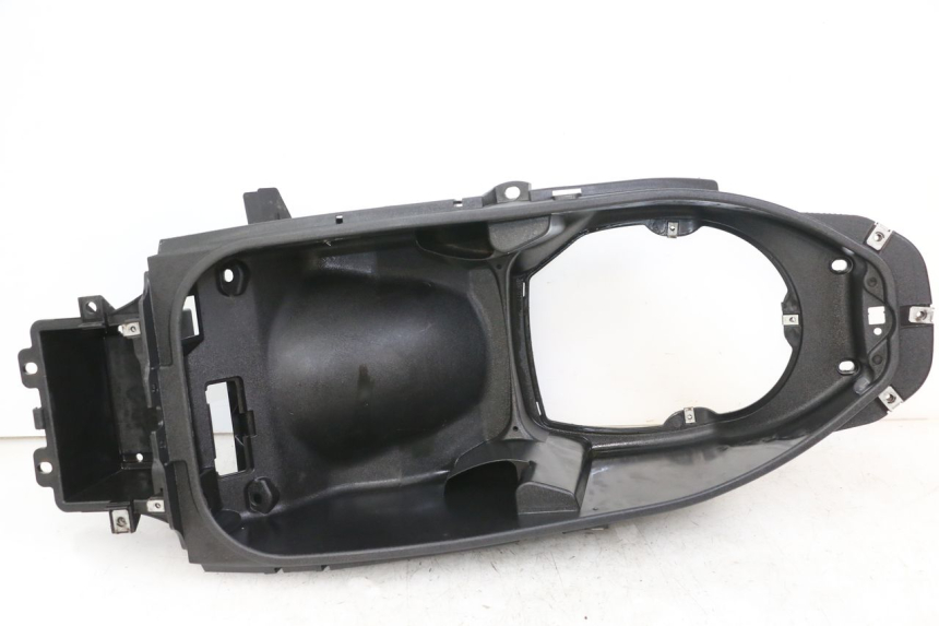 photo de UNDERSEAT STORAGE PIAGGIO BEVERLY 125 (1998 - 2005) - Main view