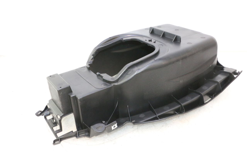 photo de UNDERSEAT STORAGE JM MOTORS R-MAX TECH 50 (2024 - 2026) - Zoom on usage condition