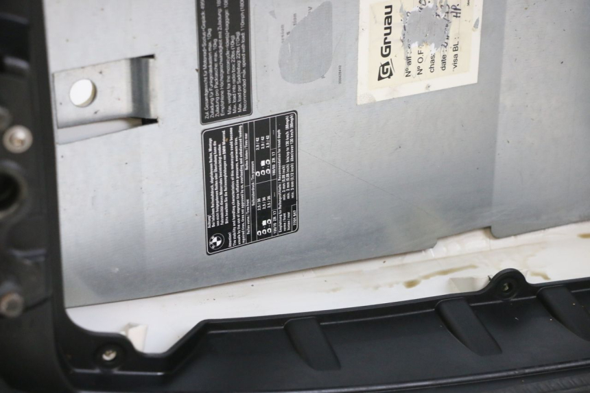 photo de UNDERSEAT STORAGE BMW R RT ABS 1200 (2010 - 2014) - Zoom on usage condition