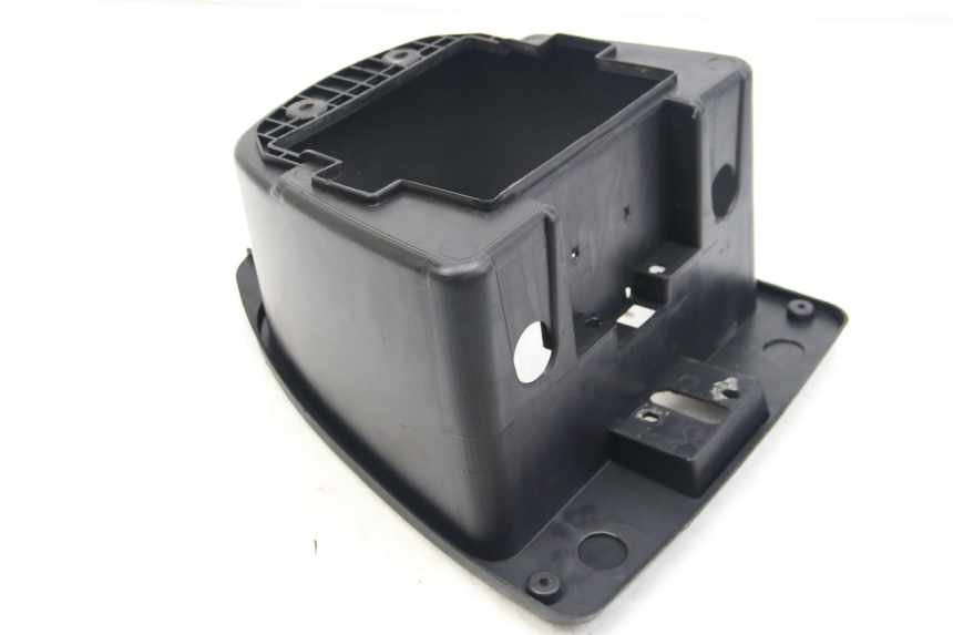 photo de SEAT STORAGE BOX RED ELECTRIC RED E PRO 1 (2017 - 2019) - Surface and material condition