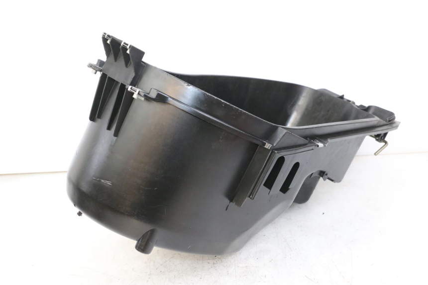 photo de UNDERSEAT STORAGE GILERA RUNNER LC 50 (1997 - 1998) - Product overview