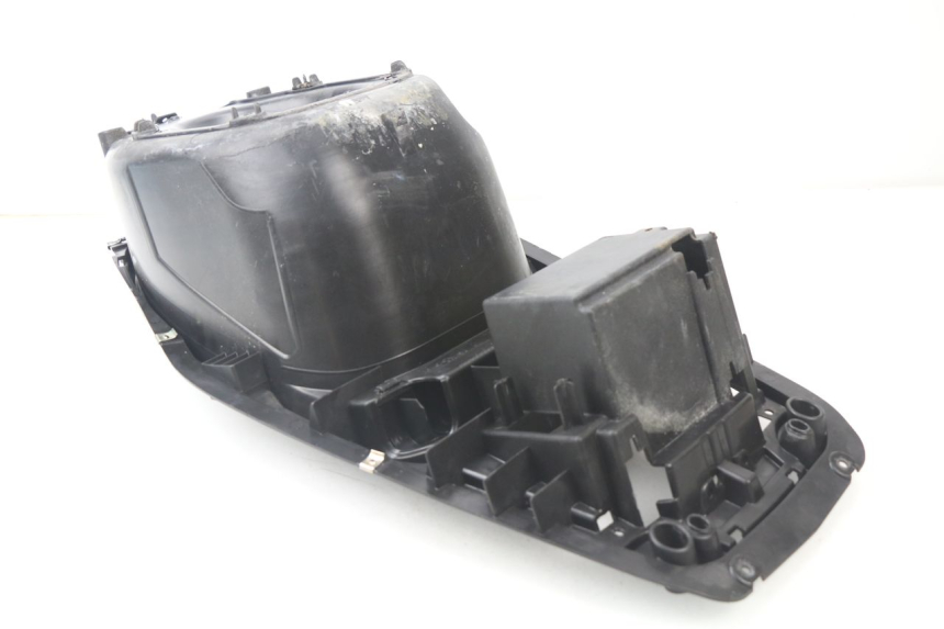 photo de SEAT STORAGE BOX GILERA RUNNER SP 50 (2009 - 2017) - Technical close-up