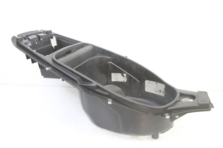 photo de UNDERSEAT STORAGE GILERA RUNNER SP 50 (2006 - 2008) - Zoom on usage condition