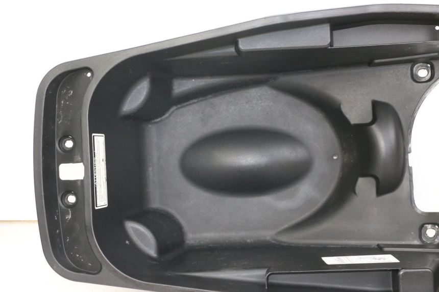 photo de UNDERSEAT STORAGE DAELIM S3 125 (2010 - 2017) - Fixing points details