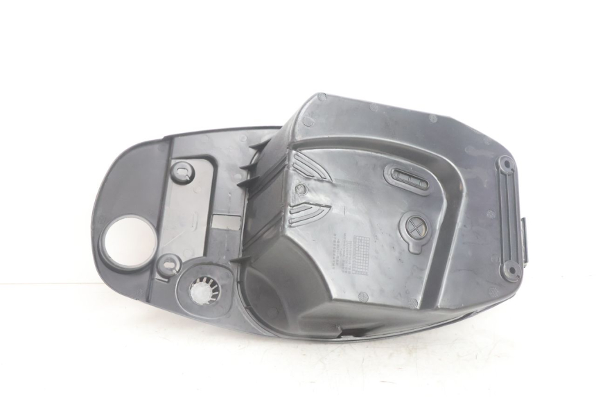photo de UNDERSEAT STORAGE JM MOTORS SANTANA EVO 50 (2024 - 2026) - Surface and material condition