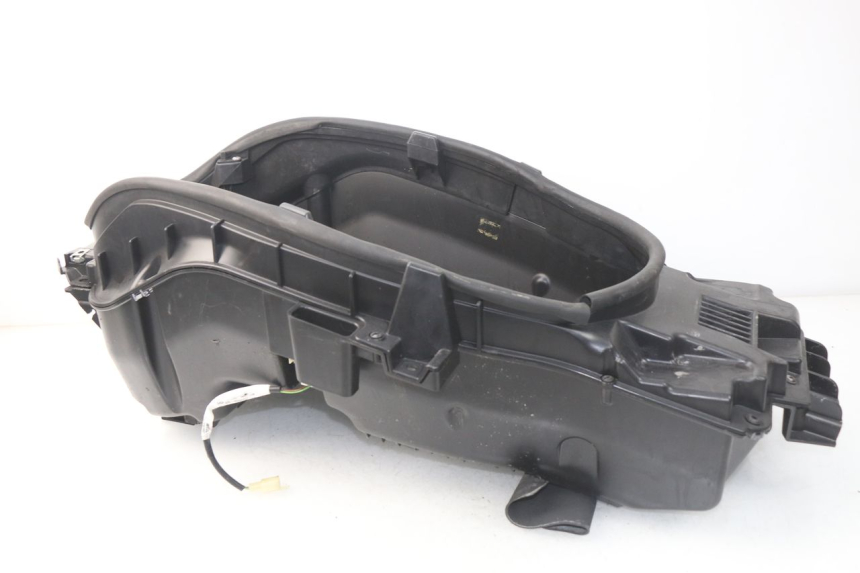 photo de UNDERSEAT STORAGE PEUGEOT SATELIS 300 (2012 - 2015) - Technical close-up