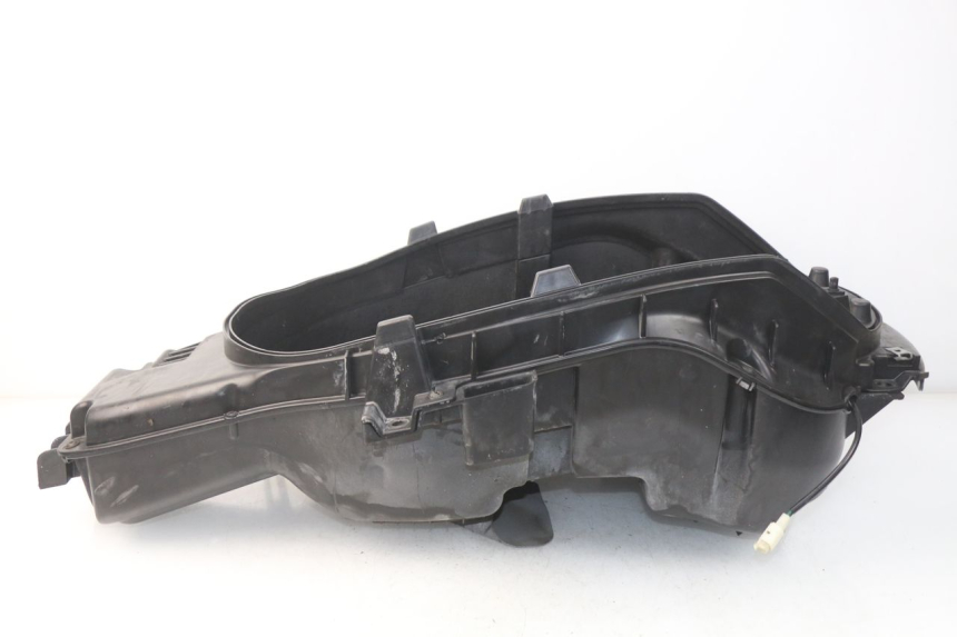 photo de UNDERSEAT STORAGE PEUGEOT SATELIS 500 (2007 - 2013) - Fixing points details
