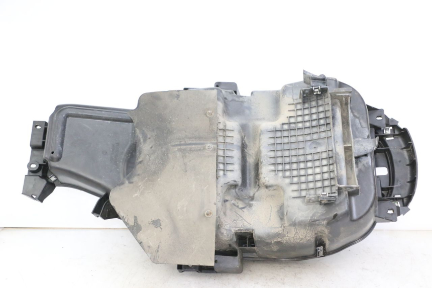 photo de UNDERSEAT STORAGE PEUGEOT SATELIS 250 (2006 - 2012) - Technical close-up