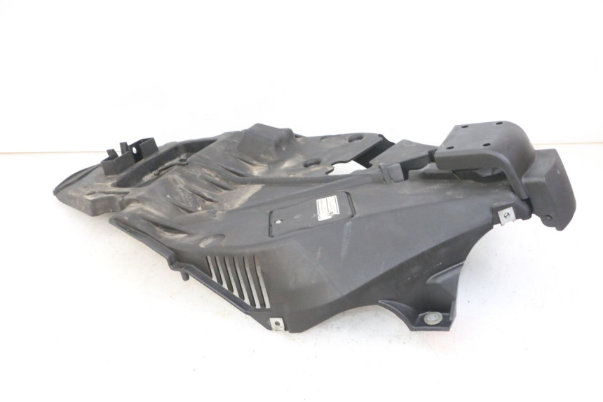 photo de UNDERSEAT STORAGE APRILIA SCARABEO GT TOURING 125 (1999 - 2005) - Technical close-up