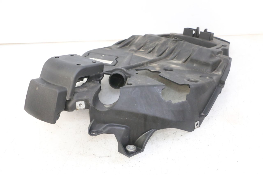 photo de UNDERSEAT STORAGE APRILIA SCARABEO GT TOURING 125 (1999 - 2005) - Product overview