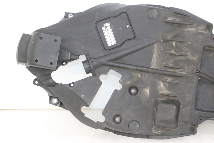 photo de UNDERSEAT STORAGE APRILIA SCARABEO GT TOURING 125 (1999 - 2005) - Fixing points details