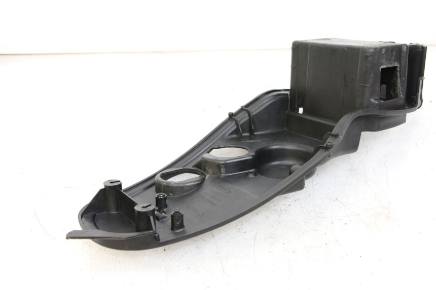 photo de SEAT STORAGE BOX APRILIA SCARABEO 100 (2003 - 2012) - Zoom on usage condition