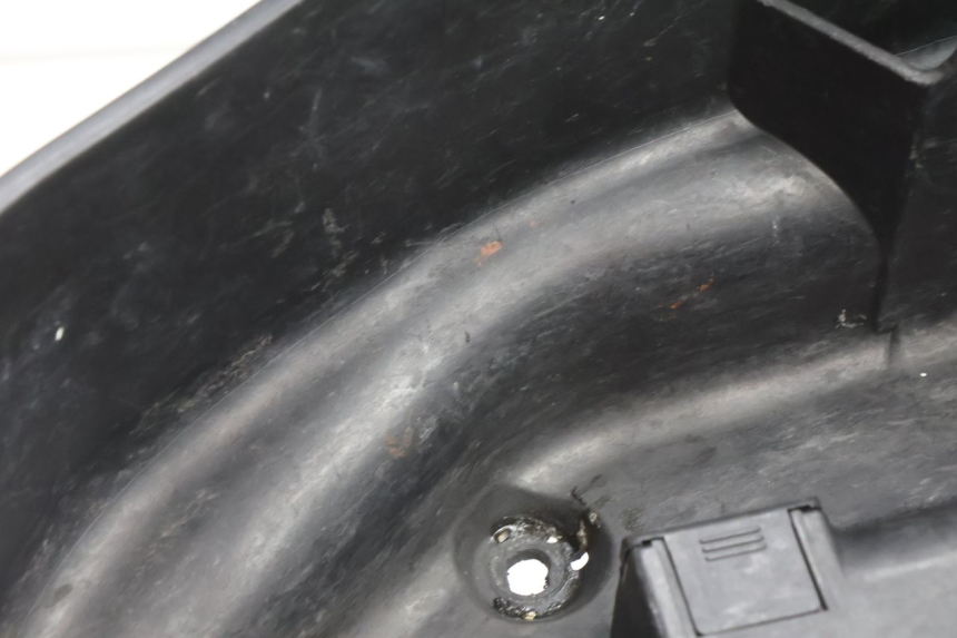 photo de UNDERSEAT STORAGE HONDA SH 125 (2001 - 2003) - Markings and original references