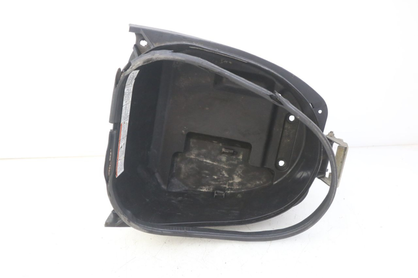 photo de SEAT STORAGE BOX SUZUKI SIXTEEN 125 (2008 - 2010) - Component detail