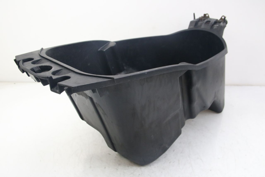 photo de SEAT STORAGE BOX MBK SKYLINER 125 (1998 - 2001) - Zoom on usage condition